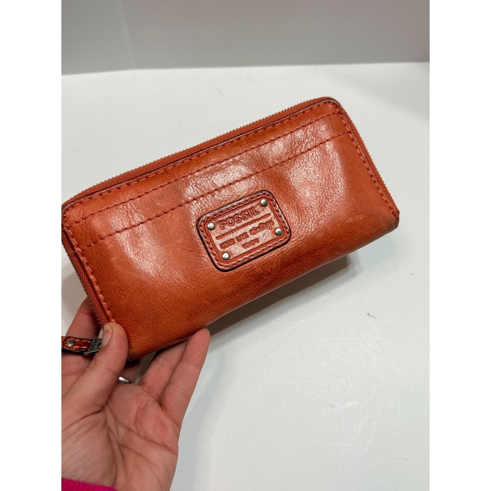 Fossil Long Live Vintage 1954 Orange Leather Zip Around Clutch Wallet Removable